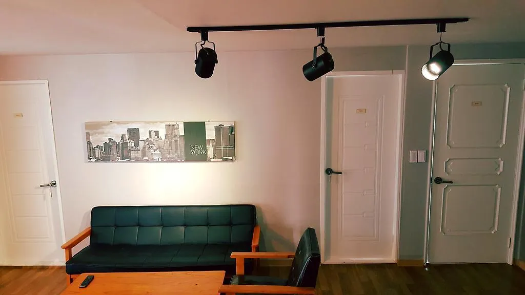 Come On Guesthouse Myeongdong Σεούλ Πανσιόν